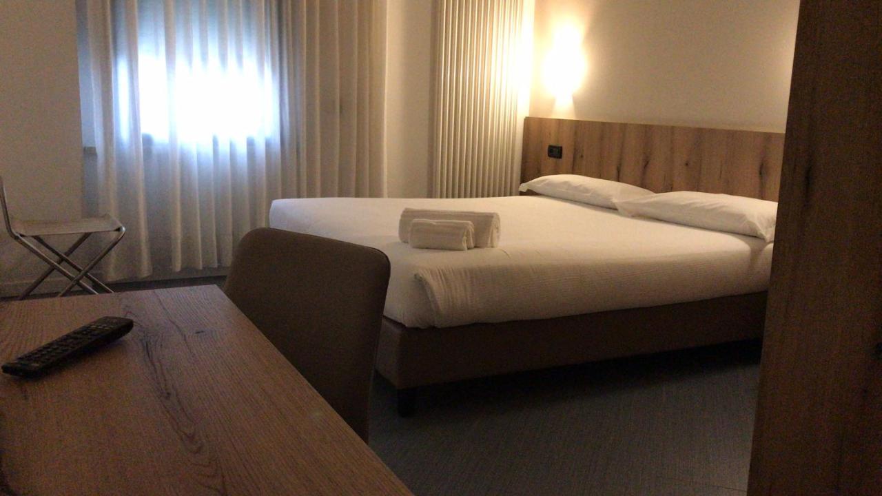 Hotel Doria - Business & Bike Ostiglia Екстер'єр фото